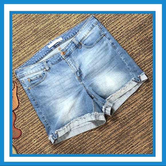 Celebrity Pink Pants - PLUS SIZE CELEBRITY PINK JEAN SHORTS